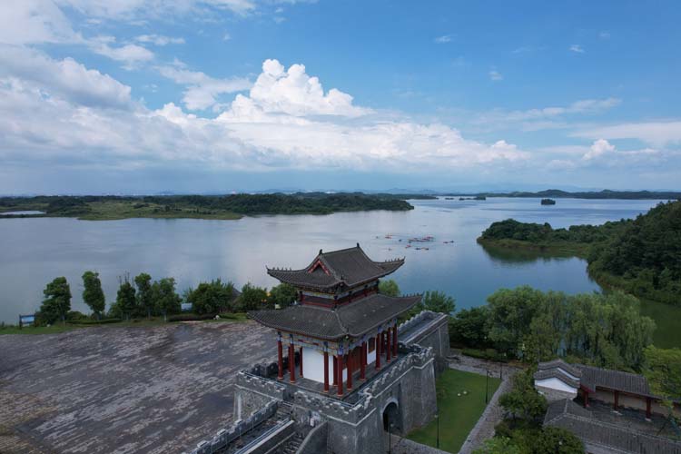 清涼夏日皮劃艇團建